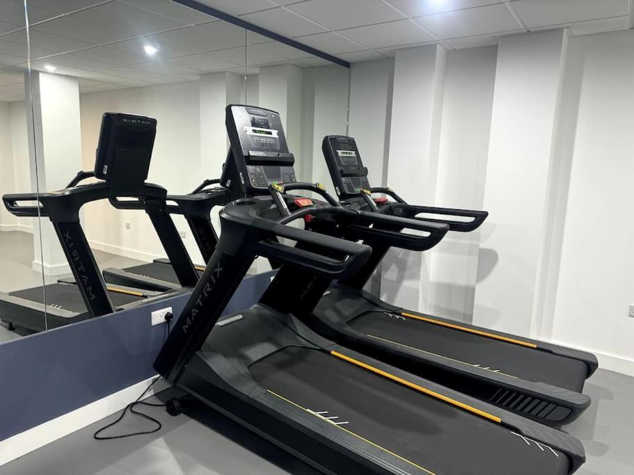 Luxury Oaks Suite, Free Private Parking, 2 Bed 2 Bathroom Apartment, Central Solihull Birmingham Luaran gambar