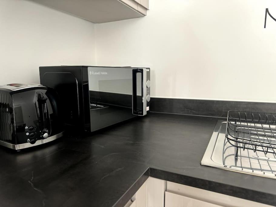 Luxury Oaks Suite, Free Private Parking, 2 Bed 2 Bathroom Apartment, Central Solihull Birmingham Luaran gambar