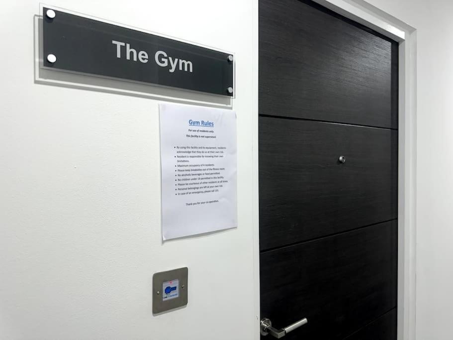 Luxury Oaks Suite, Free Private Parking, 2 Bed 2 Bathroom Apartment, Central Solihull Birmingham Luaran gambar